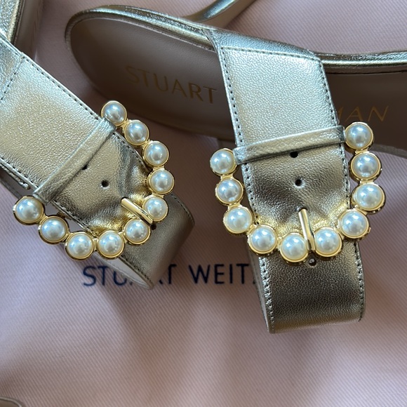Stuart Weitzman Embellished-Buckle Metallic Leather Sandals - Picture 5 of 11